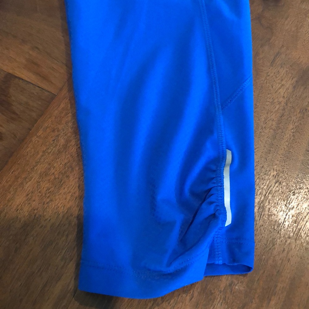 Athleta Capris Size Extra Small - image 2